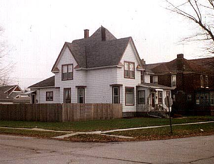 Wood-frame corner house, Hobart, Indiana