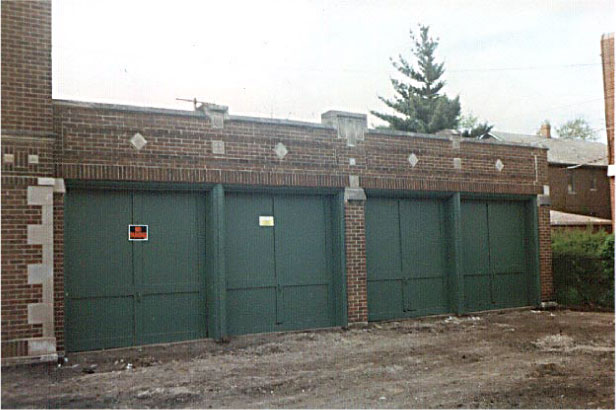 East Chicago, Indiana Apartment garages